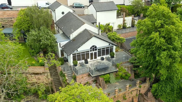 Дом с секретом за 1,75 млн фунтов стерлингов: какие тайны скрывает уютный коттедж