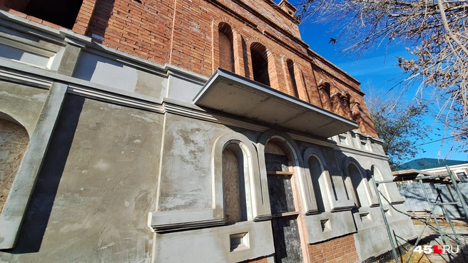 Входная группа будет со стороны Советской. Сверху над ней балкон | Источник: Александр Лисихин /45.ru 