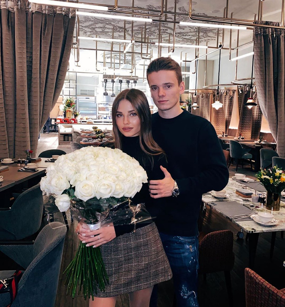 21-летний сын певицы Валерии Арсений Шульгин объявил о помолвке