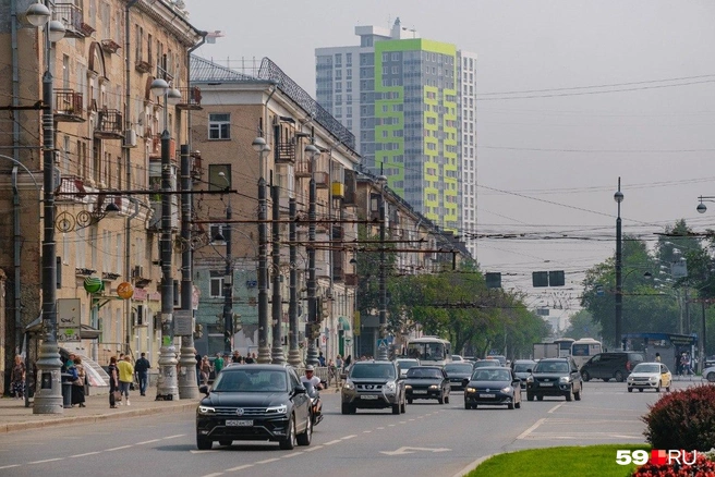 Если во время ракетной опасности вы находитесь на улице, уйдите в ближайшее здание | Источник: Василина Любимова / 59.RU