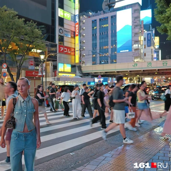 На Сибуя-стрит. Это как Красная площадь в Москве — кто приехал в Токио, обязательно идет на эту улицу | Источник: читатель 161.RU
