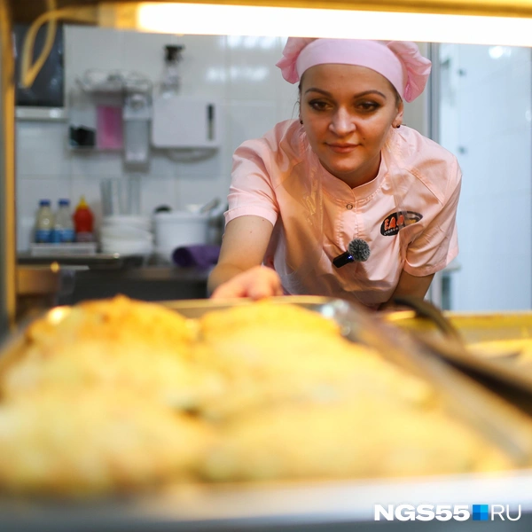 В столовой всегда большие очереди | Источник: Евгений Софийчук / NGS55.RU