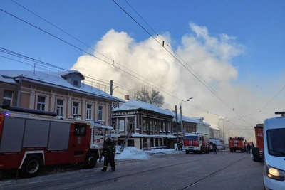 Ильинку перекрыли из-за пожара в доме купца Каменева