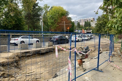 Провал на Вишняковой спровоцировал заторы
