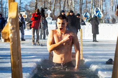 Когда и как купаться на Крещение: советы иркутского священника