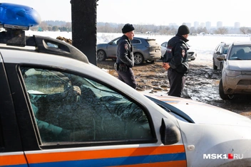 Территорию, где проходят поиски, огородили | Источник: Артем Устюжанин / MSK1.RU