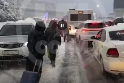 Снегопад парализовал дороги к курортам Сочи