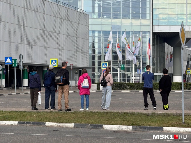 В торговый центр с самого утра не пускали людей | Источник: MSK1.RU