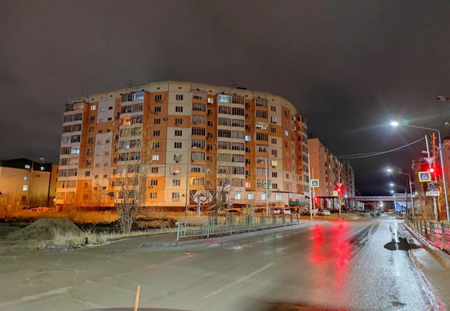 В этом жилом доме находится один из филиалов | Источник: 2ГИС