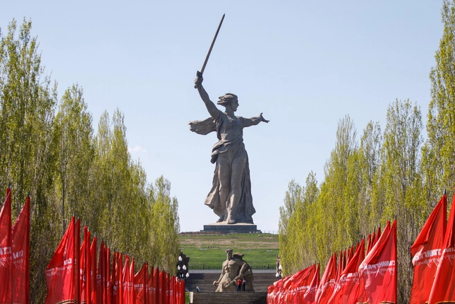 Сегодня среди сотрудников ФССП проходит финальный этап испытания за право носить зеленый берет | Источник: Алексей Волхонский / V1.RU