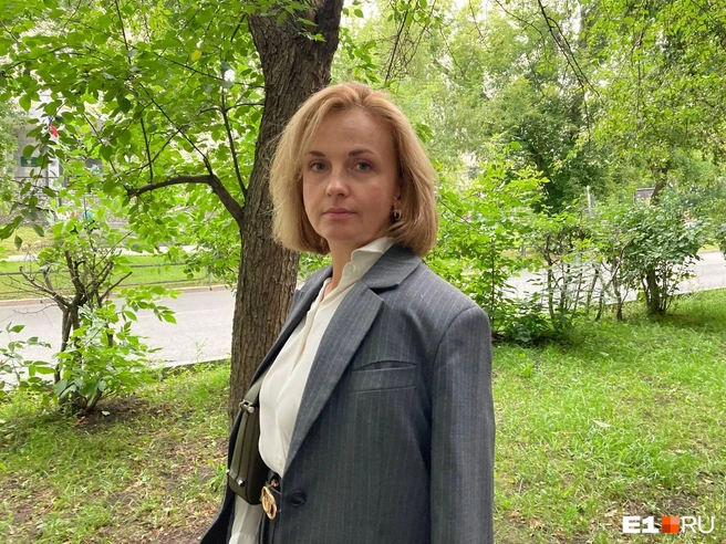 Яна Александровна работает юристом и разделяет опасения тех, кто боится потерять работу | Источник: Анастасия Ивасишина / E1.RU