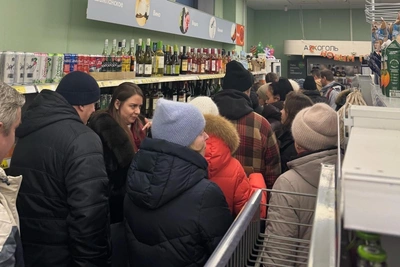 Читатели спорят об очередях на распродаже в Архангельске