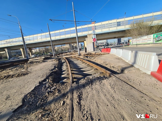 Под замену пошли два звена — 24 метра рельсошпальной решетки | Источник: Константин Завриков / V1.RU