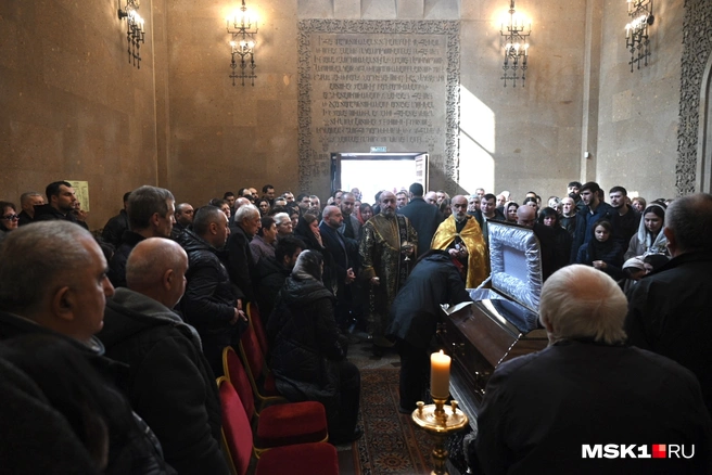 Прощание проходило в Армянском храмовом комплексе | Источник: Валентина Половникова / MSK1.RU