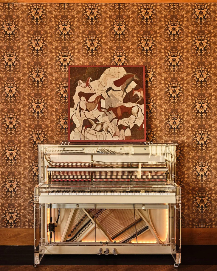 Коктейль-бар Quill Room в Остине по дизайну Келли Уэстлер