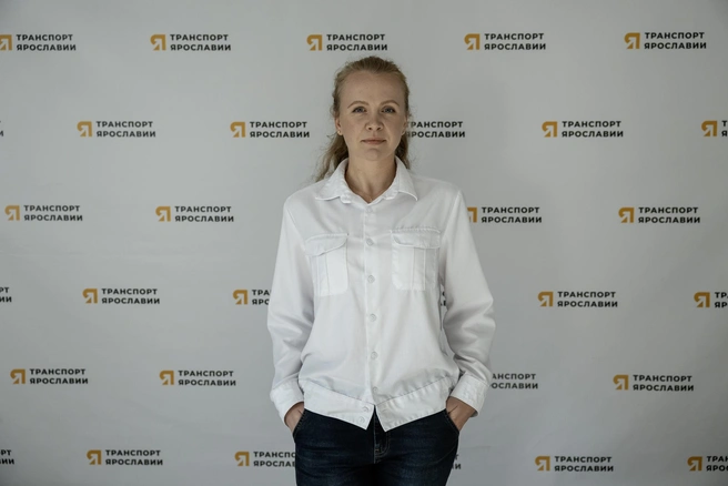 Девушка работает водителем городского транспорта уже год и чувствует себя на своем месте | Источник: Александр Куренной
