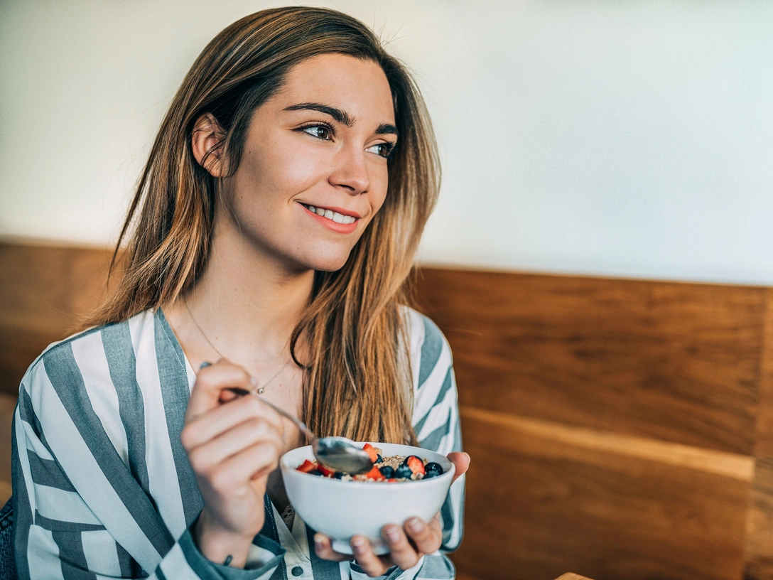 Вместо кофе: 6 продуктов, которые сделают вас бодрее | marieclaire.ru