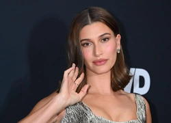 Деми Мур, Хейли Бибер, Памела Андерсон и другие звезды на WWD Style Award