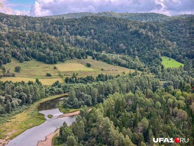 Долина, где протекает Инзер | Источник: Булат Салихов / UFA1.RU