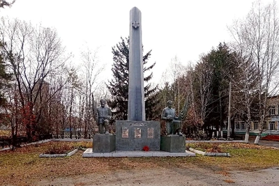 Памятник воинам-землякам в Садовом отреставрируют