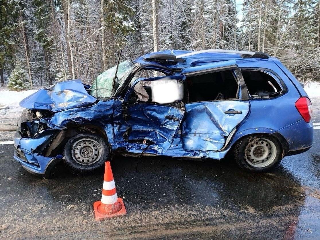 В Архангельской области в ДТП погиб человек. Полиция показала фото с места аварии