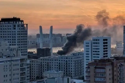 Частный дом загорелся на Инской — есть угроза обрушения