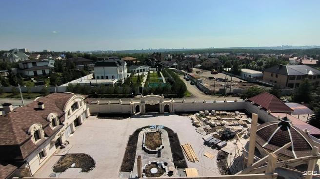 Во время стройки кто-то сделал фотографию с верхнего этажа дворца. Вид&nbsp;— приятный | Источник: 2ГИС