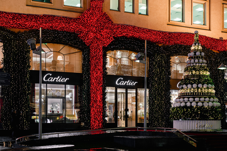 Рождественское оформление бутика Cartier на Петровке (фото 0)
