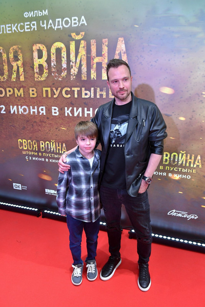 Алексей Чадов привел сына от Агнии Дитковските на премьеру своего фильма — фото