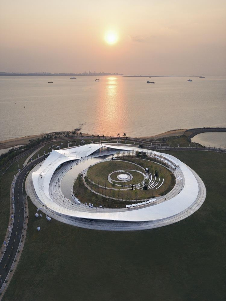 В Китае построили прибрежный павильон по проекту Су Фудзимото