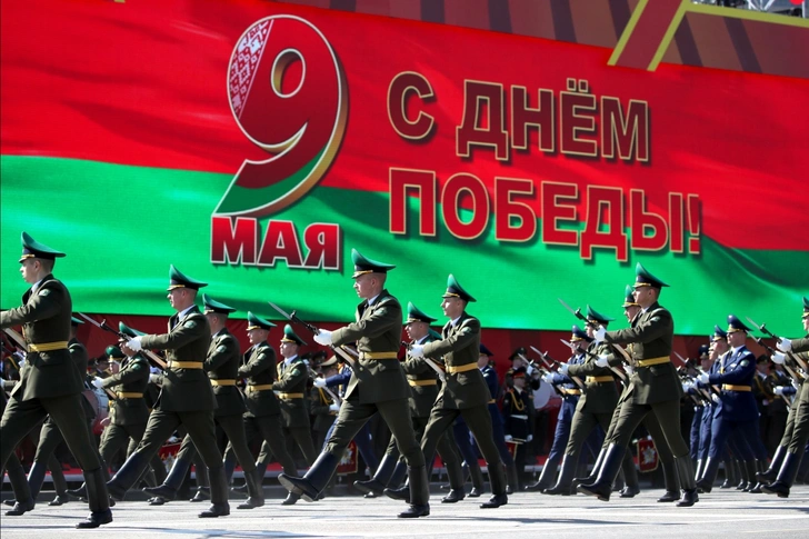 «В этом обезумевшем мире найдутся те, кто осудит нас»: парад Победы в Минске посетили тысячи жителей города