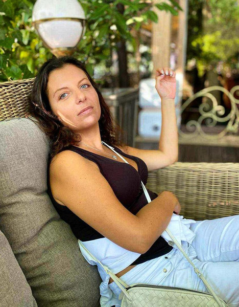 «Муж убьет меня дома»: Юлия Снигирь рассказала, как снималась обнаженной с Евгением Цыгановым