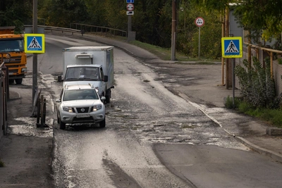 На Западном в Ростове разбита дорога