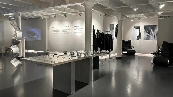 Хит ТикТока, бьюти-бренд REFY, выпустил дебютную коллекцию одежды