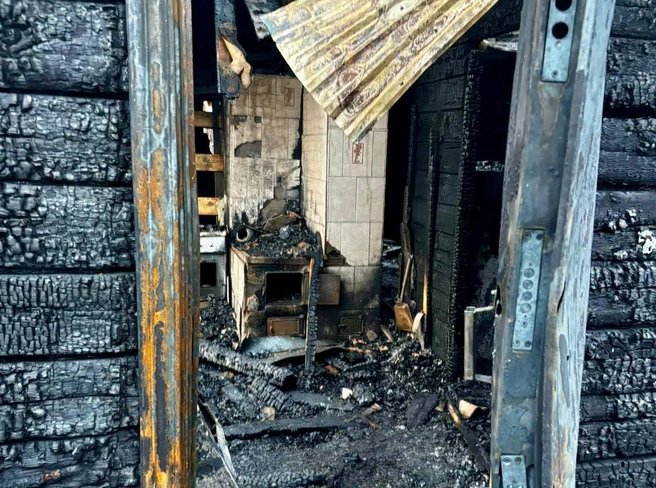 Два человека погибли на пожаре в частном доме в Братском районе | Источник: Следком38 / T.me