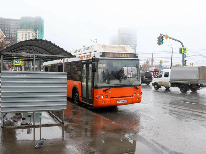 Узнать местоположение автобуса можно у диспетчеров | Источник: Наталья Бурухина / NN.RU