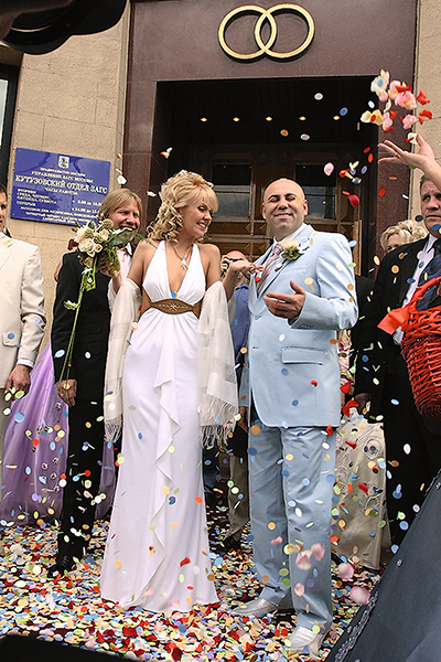 Продюсер и певица поженились 5 июня в Кутузовском загсе Москвы