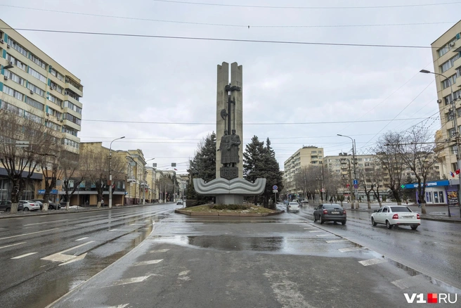 В администрации обещают заняться обновлением конструкции | Источник: Константин Завриков / V1.RU