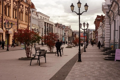 Irkutsk may ban cars, keep tiles on Uritskogo Street