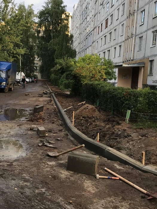 Ради дороги у дома уменьшают часть зеленой зоны | Источник: Вера Борисова