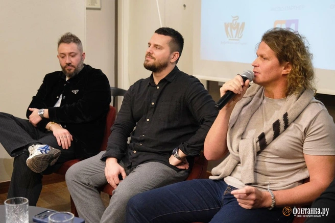 Игорь Белявский, основатель бренда «Счастье» и бар-ресторана и кинотеатра Michéle (на фото справа) | Источник: Анжела Мнацаканян / FONTANKA.RU