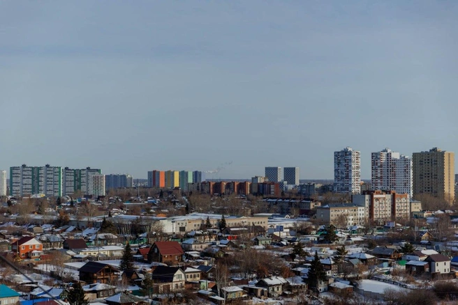 Вдали видны новые ЖК «Толк», «Маяковский». Посередине — «Свой» и ЖК «Заречный» | Источник: Ирина Шарова