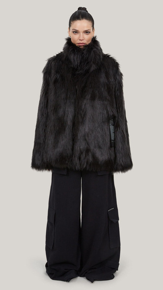Базовый гардероб на зиму 2023/24: всего 10 модных вещей, которые нужны вам в этом сезоне