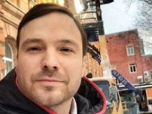 Алексей Чадов увез сына на отдых
