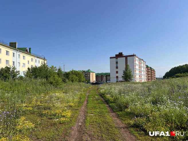 Дом справа — как белая ворона | Источник: Андрей Бирюков / UFA1.RU
