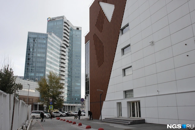 Для процветания торговому центру KLP одного только бизнес-центра по соседству оказалось недостаточно | Источник: Стас Соколов\NGS.RU
