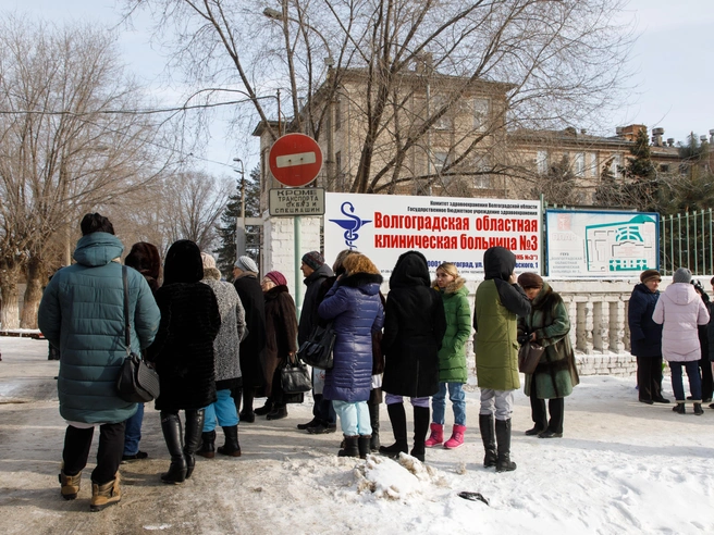 По утверждению источников, реабилитационное отделение, открывшееся 1 апреля, не принимает пациентов, что противоречит заявлениям областного комитета здравоохранения о его штатной работе. | Источник: Алексей Волхонский / V1.RU