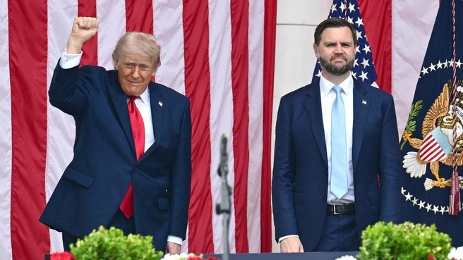 Автор утверждает, что Трамп почти не получил поддержки советников по Ирану. | Источник: MEGA