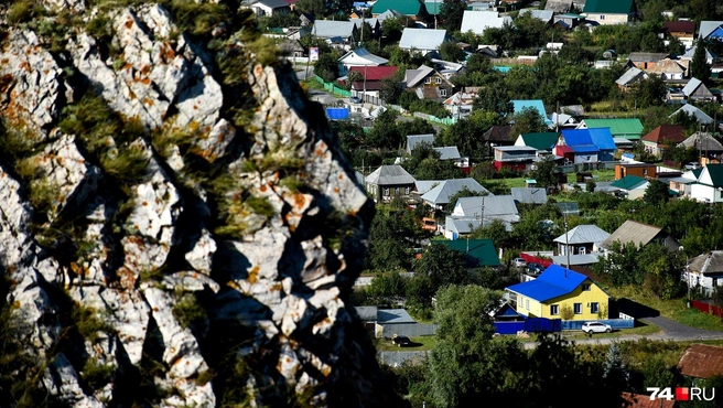 Я ехал в города, где скалы злее, чем даже в Златоусте. А еще&nbsp;— неустойчивая погода | Источник: Артем Краснов