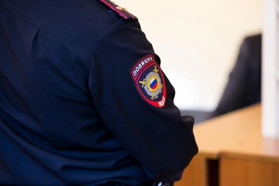 Омич поставил детей в угол и получил наказание
